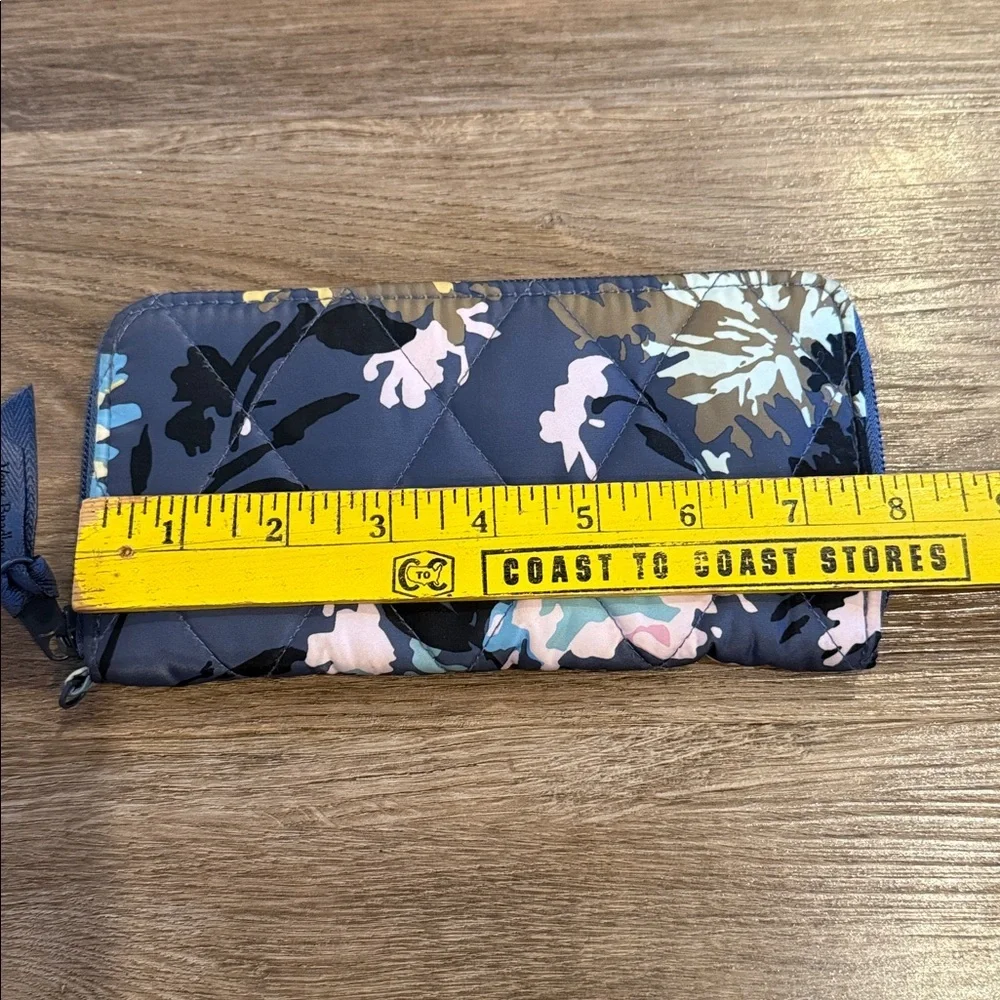 Vera Bradley Ultralight RFID TurnLock Wallet In Chrysanthemum Crush - Picture 2 of 5